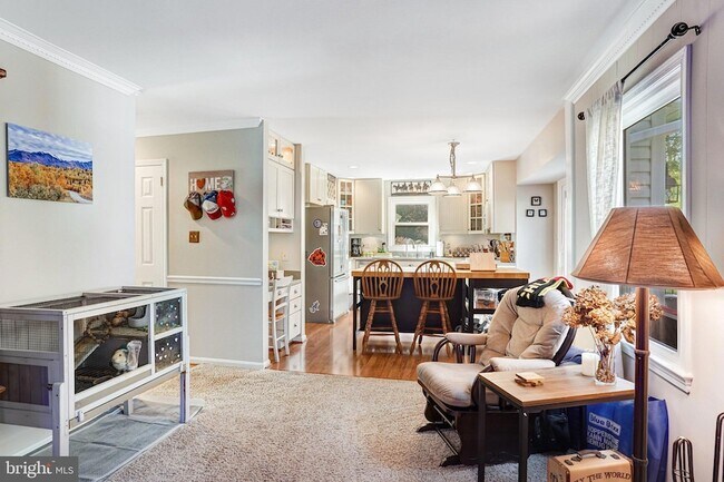 Building Photo - 6302 Shiplett Blvd