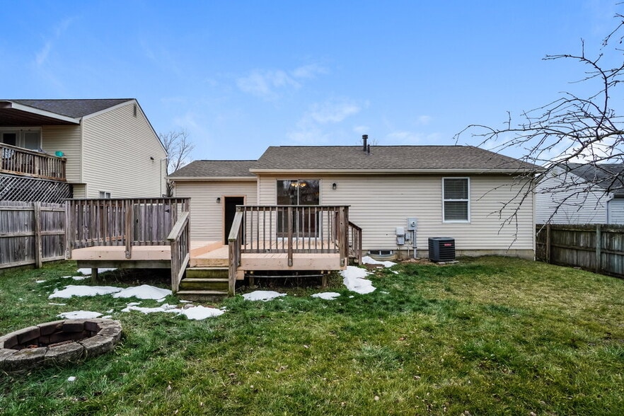 Building Photo - 4880 River Trail Ct