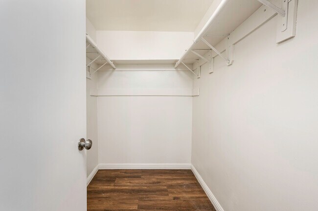 Building Photo - 7032 E El Cedral St
