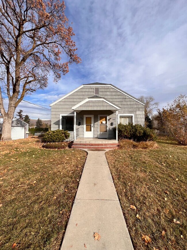 Building Photo - e2607