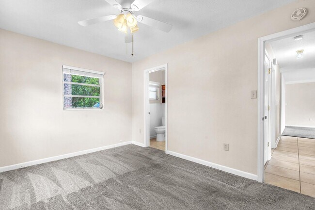 Building Photo - Updated Kitchen and Oversized Yard!