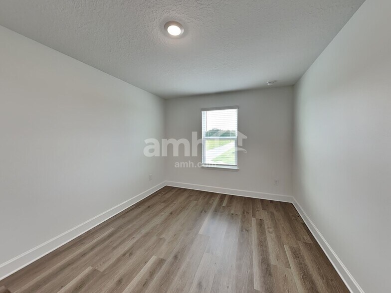Building Photo - 16644 Cheyanne Ct