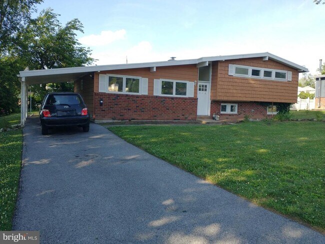 Building Photo - 512 Dartmouth Dr