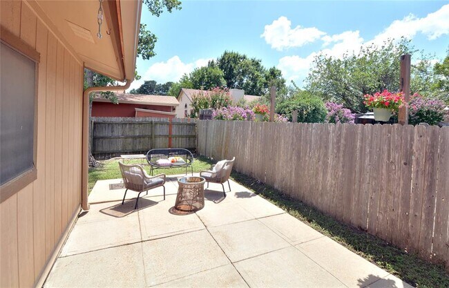 Building Photo - 3013 Cottonweed Trail