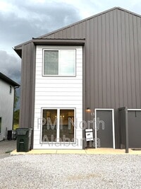 Building Photo - 401 Morring Rd
