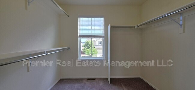 Building Photo - 15139 Chicago St