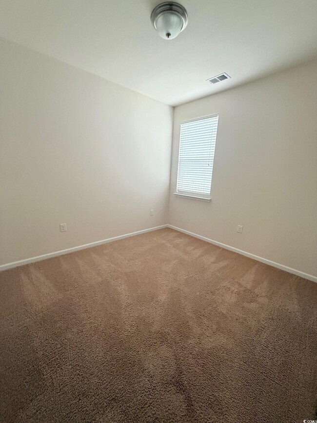 Building Photo - 162 Mountain Ash Ln