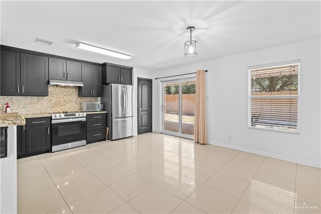 Building Photo - 23 Violet Ave