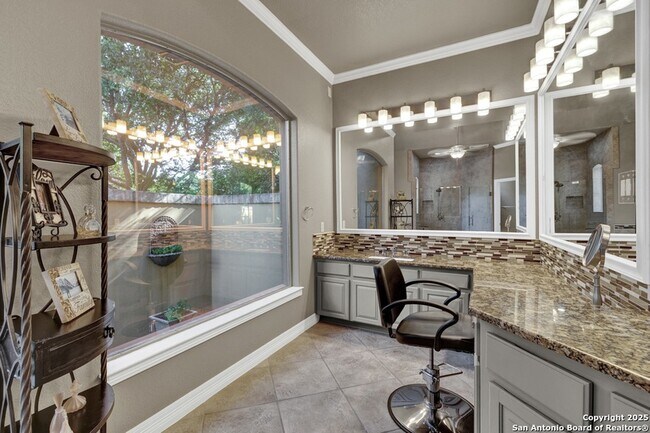 Building Photo - 9752 Trophy Oaks Dr