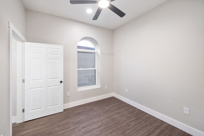 Building Photo - Capel Lofts