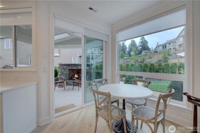 Building Photo - 5Bd/4.5Ba Sammamish House