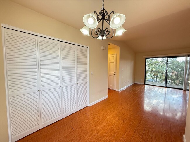 Building Photo - Fremont- Newly Upgraded, 2 Bed 2 Bath Cond...