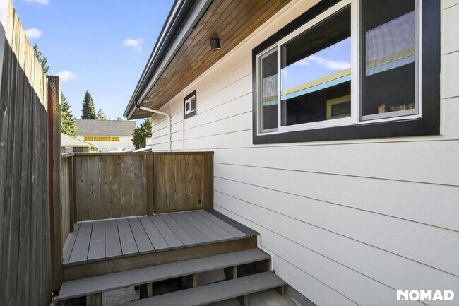 Building Photo - 6552 38th Ave NE