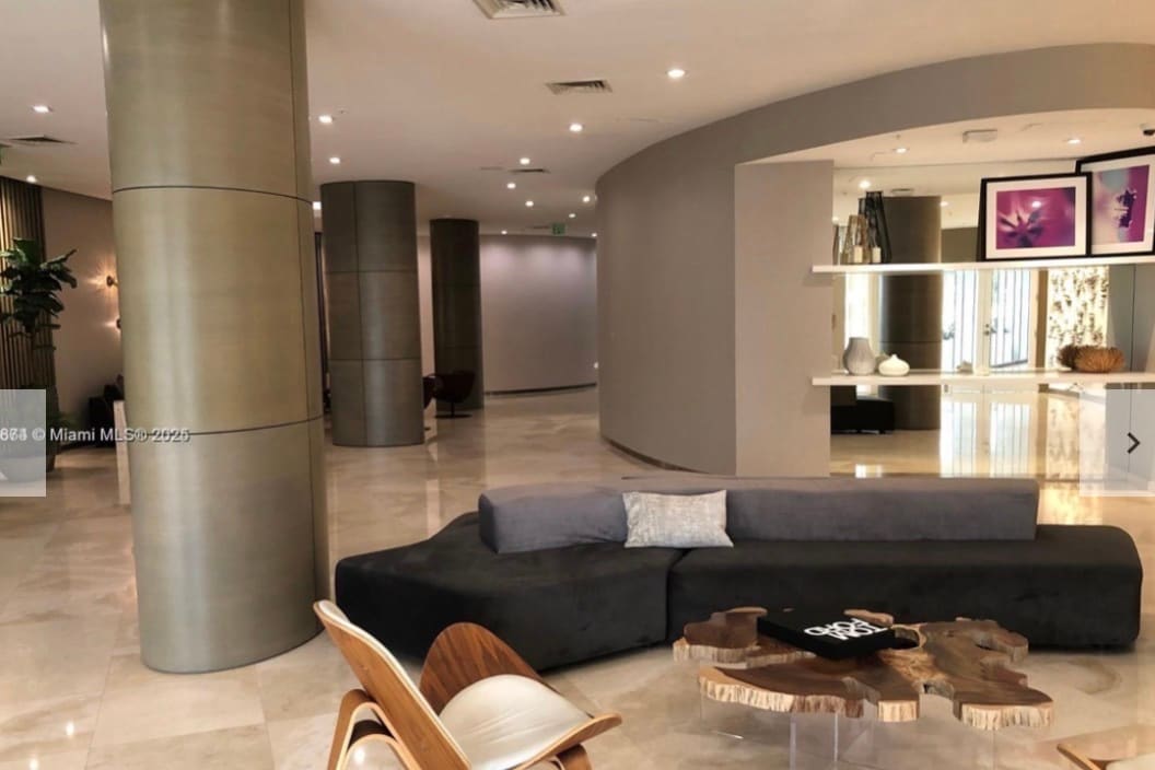 Building Photo - 10275 Collins Ave