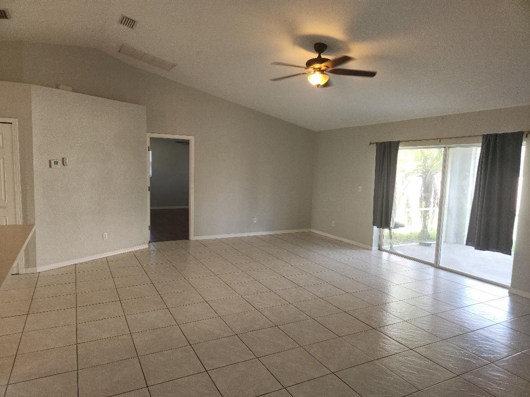 living room - 2536 SW 24th Ct