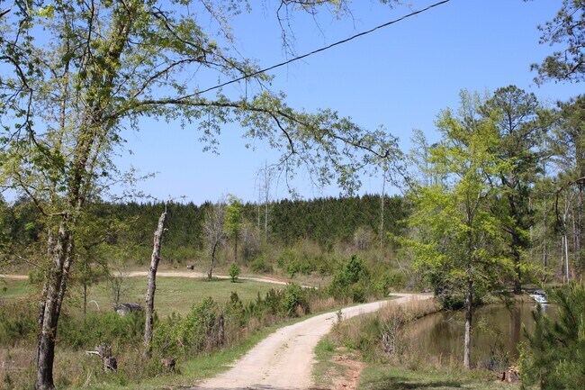 Building Photo - 818 W Grantville Rd