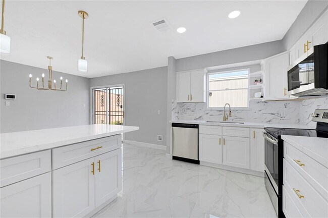 Building Photo - 6326 Cambridge Glen Ln