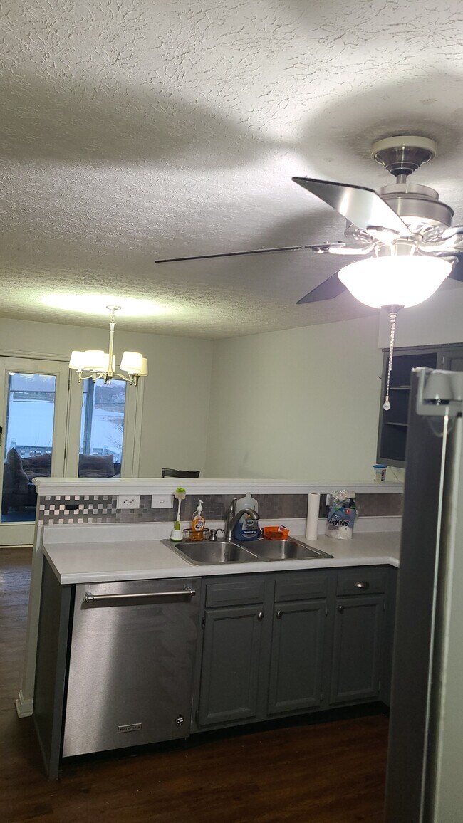 Building Photo - 406 Old Towne Rd