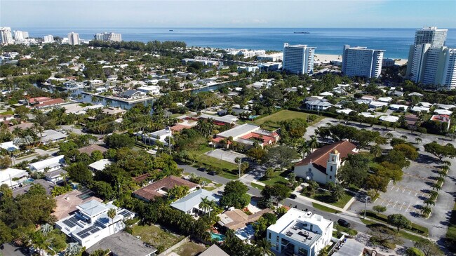 Building Photo - 1959 SE 25th Ave