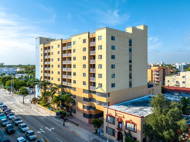218 NW 12th Ave Miami, FL 33125 - Diamond Tower