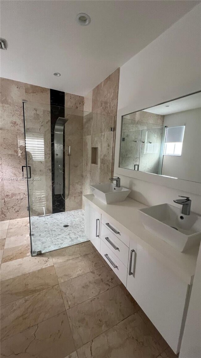 Building Photo - 15446 SW 23rd Ln