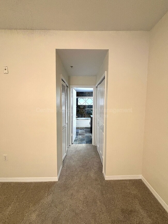 Building Photo - 1711 Shadow View Cir