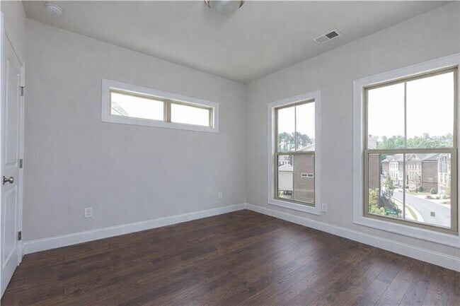 Building Photo - 7826 Laurel Crest Dr