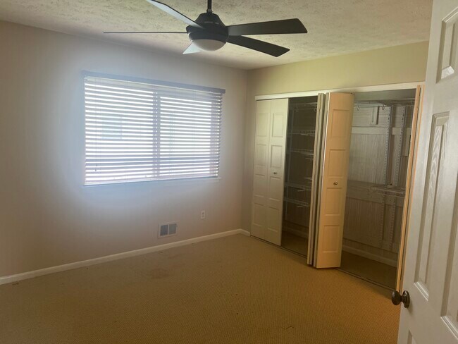 Building Photo - 616 Eastbrooke Ln