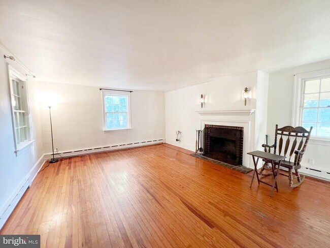 Building Photo - 51 Elfman Dr