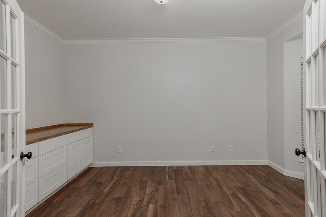 Building Photo - 23 Shellbark Pl