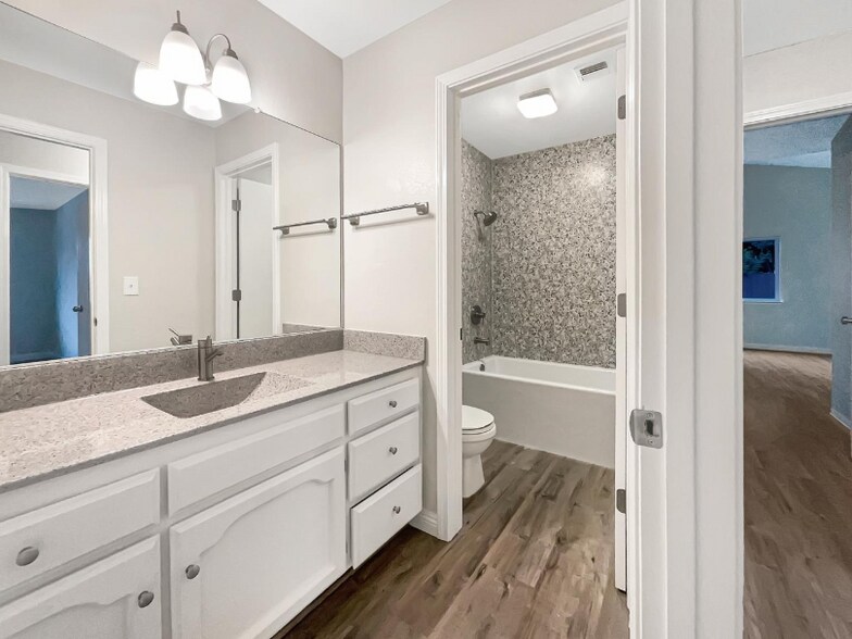 Building Photo - 1172 Willow Creek Dr