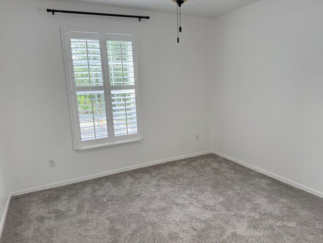 Building Photo - 603 Canne Pl