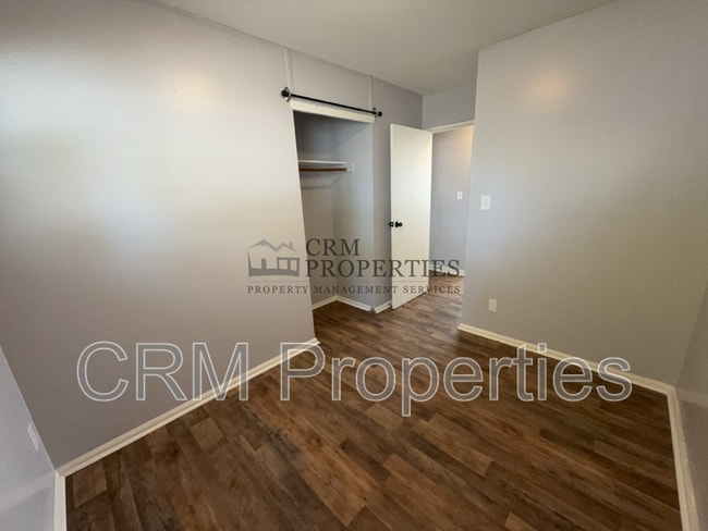 Building Photo - 1109 E Cornell Rd