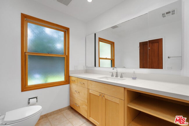 Building Photo - 5942 Paseo Cyn Dr