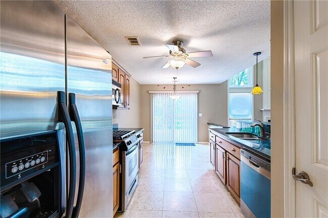 Building Photo - 13646 Weycroft Cir