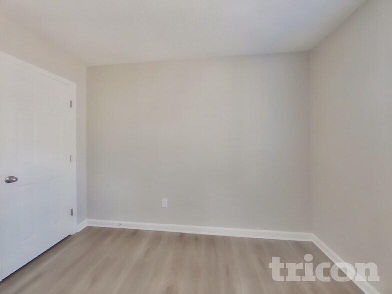 Building Photo - 7906 Kingston Dr