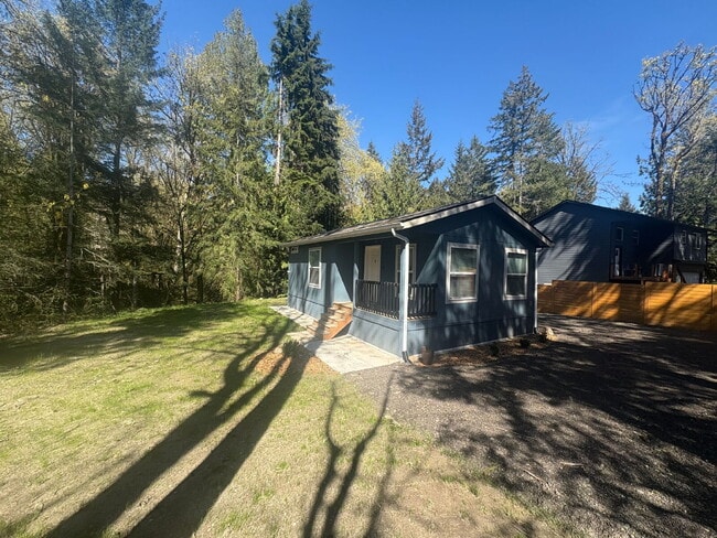 Primary Photo - Remodeled 1BR Cottage on Private Wooded Lot