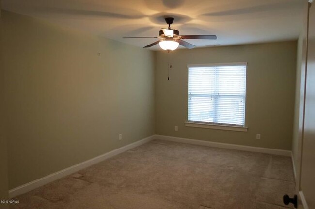 Building Photo - 1805 Fox Den Way