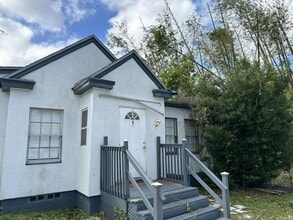 Building Photo - 3890 51st Ave N