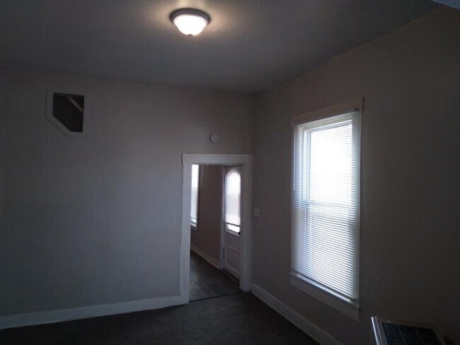 Building Photo - 631 Rawling St