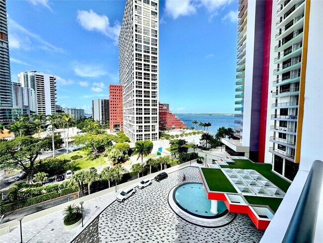 Building Photo - 1581 Brickell Ave