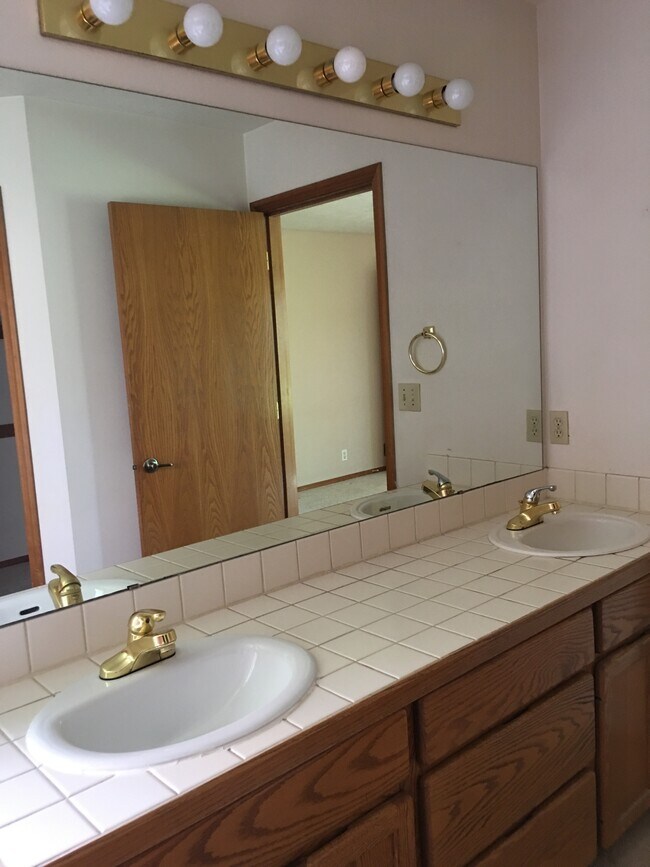 Building Photo - 8215 SW 147th Ter