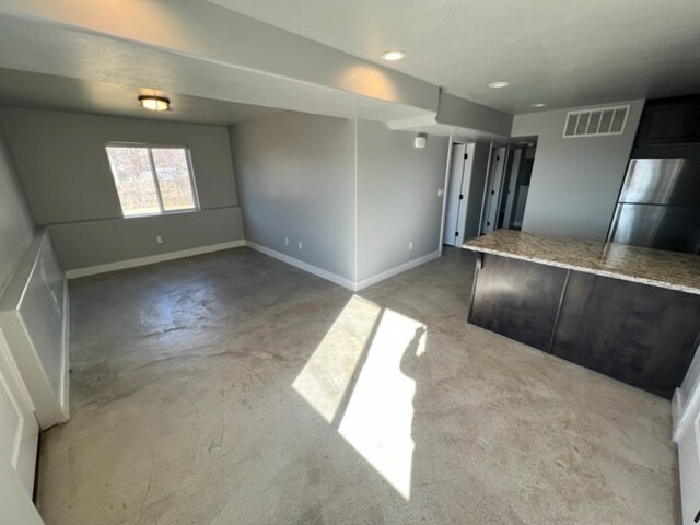 Building Photo - 583 N 400 E