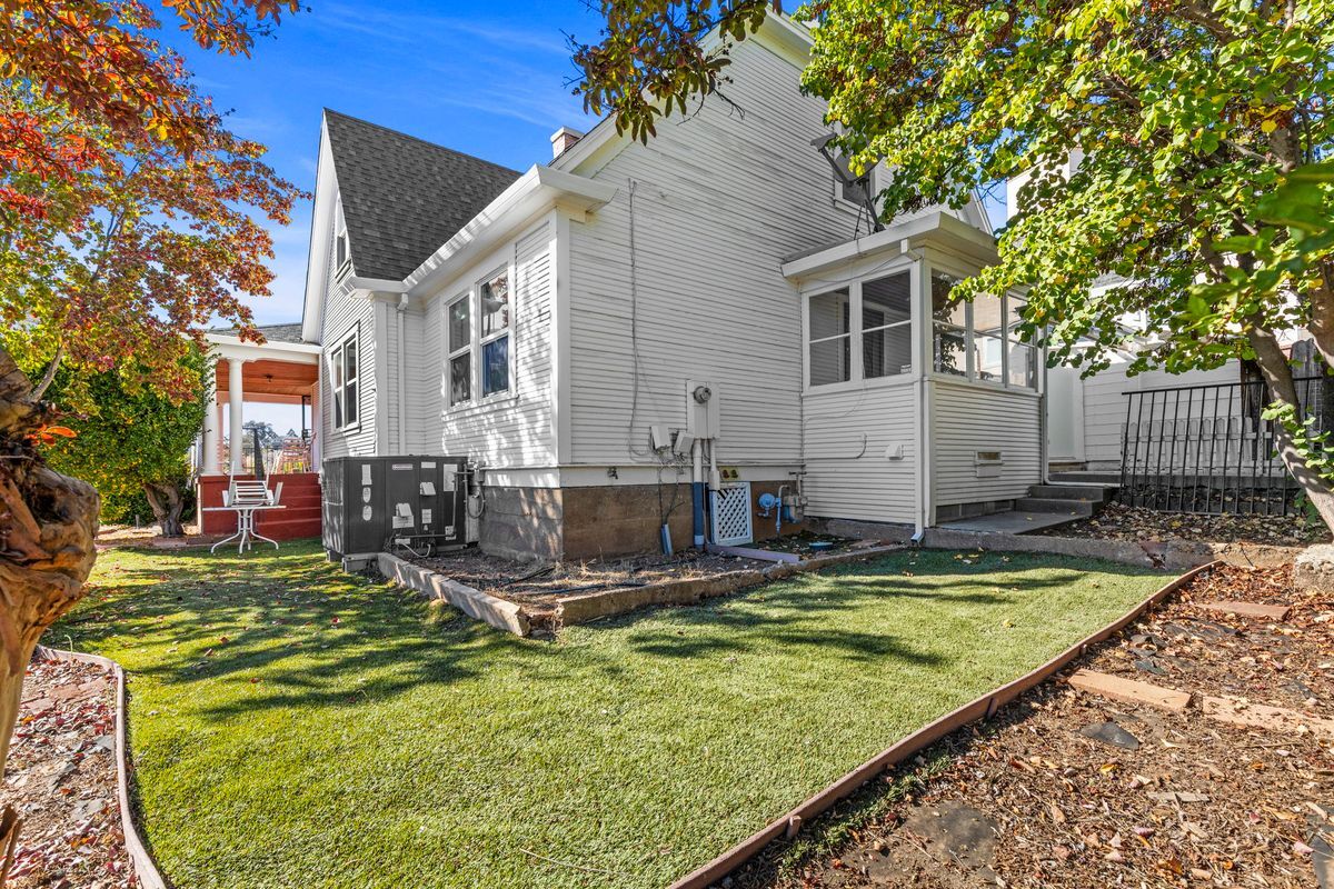 Building Photo - 205 Court St