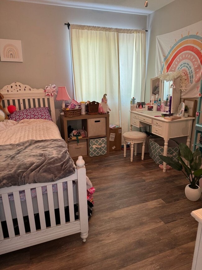 Building Photo - 3 Bedroom || 3 Bathroom Home with Basement...