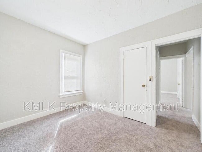 Building Photo - 535 Gage St
