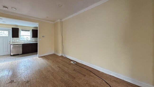 Building Photo - Philadelphia Rental with Modern Finishes and Stone Accent Wall.