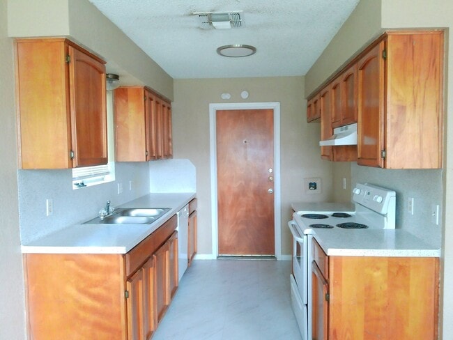 Building Photo - 862 Siskin Cir