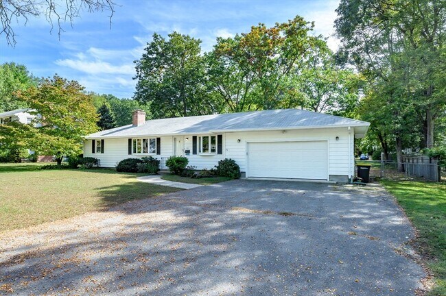 Primary Photo - 557 Maple Rd