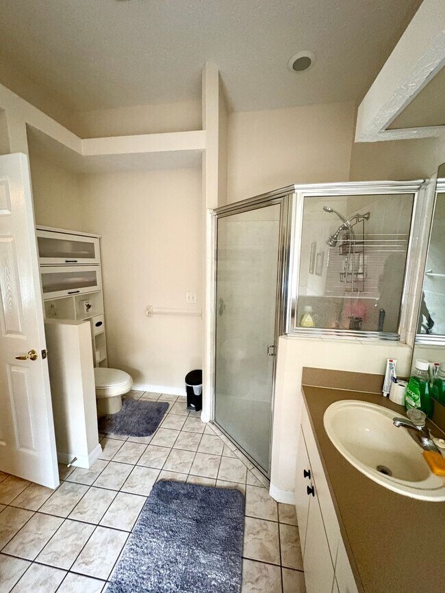 Building Photo - Beautiful 4bed/2bath Pool Home on Conservation Lot